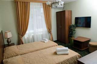 Гостиница Гранат Адлер Двухместный номер с 1 кроватью или 2 отдельными кроватями-4
