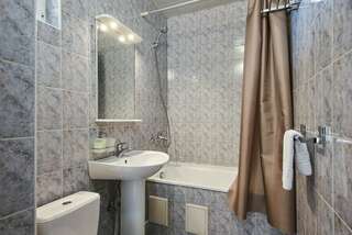 Гостиница Гранат Адлер Двухместный номер с 1 кроватью или 2 отдельными кроватями-10